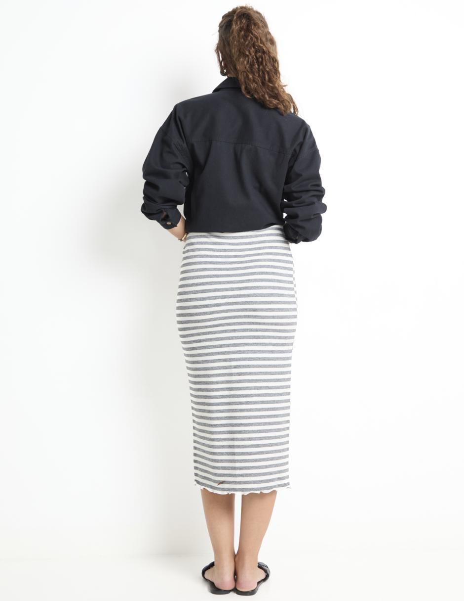 Falda crop a la cintura 2