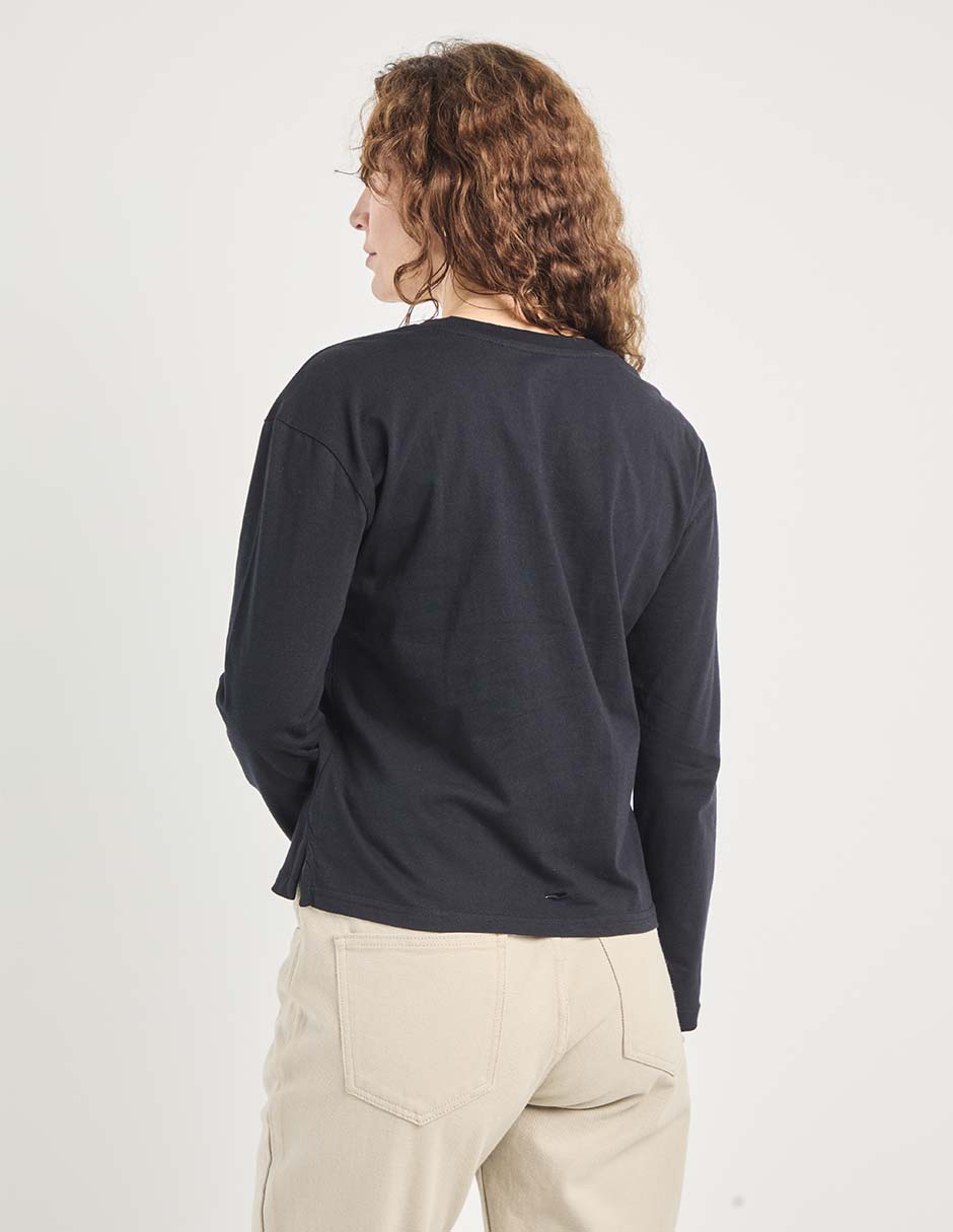 Playera manga larga Weekend cuello redondo para mujer