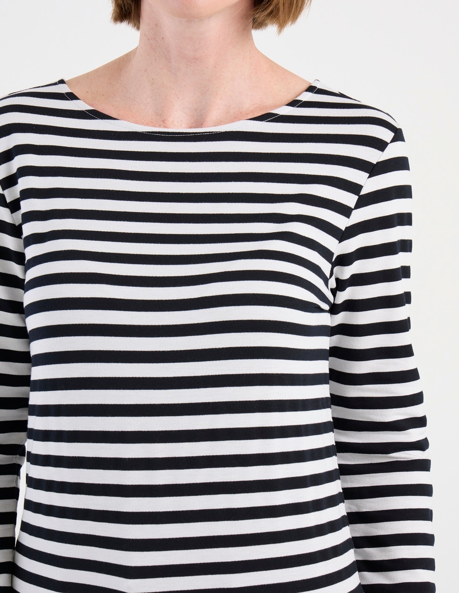 Playera manga larga Weekend cuello ojal para mujer