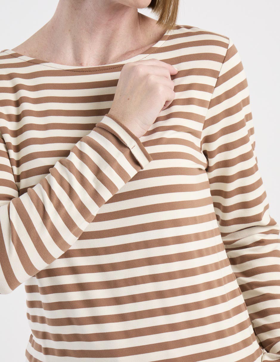 Playera manga larga cuello ojal para mujer 4