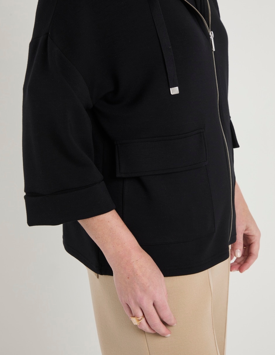 Sudadera con capucha y bolsa para mujer 5