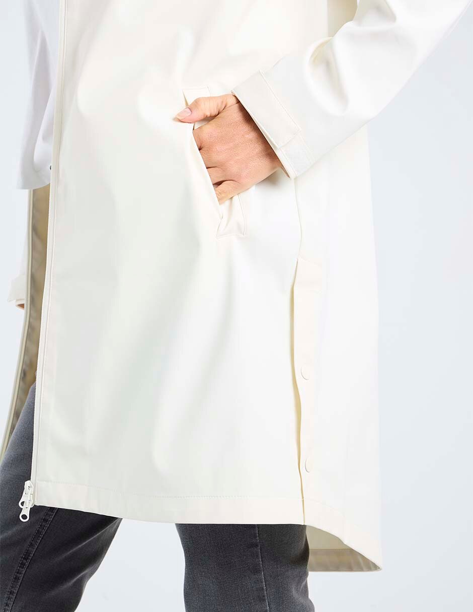 Chamarra impermeable para mujer 4