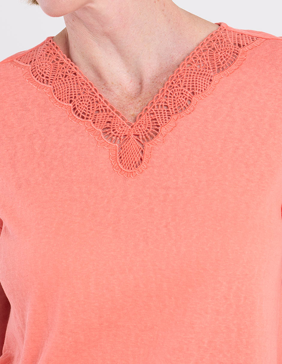 Playera manga corta Weekend cuello v para mujer