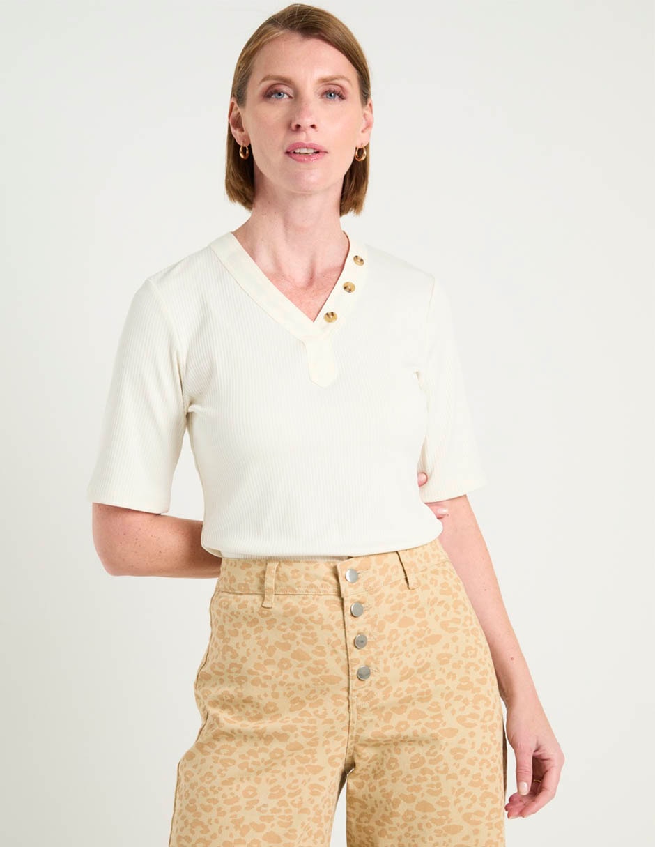 Playera manga al codo cuello V para mujer 6
