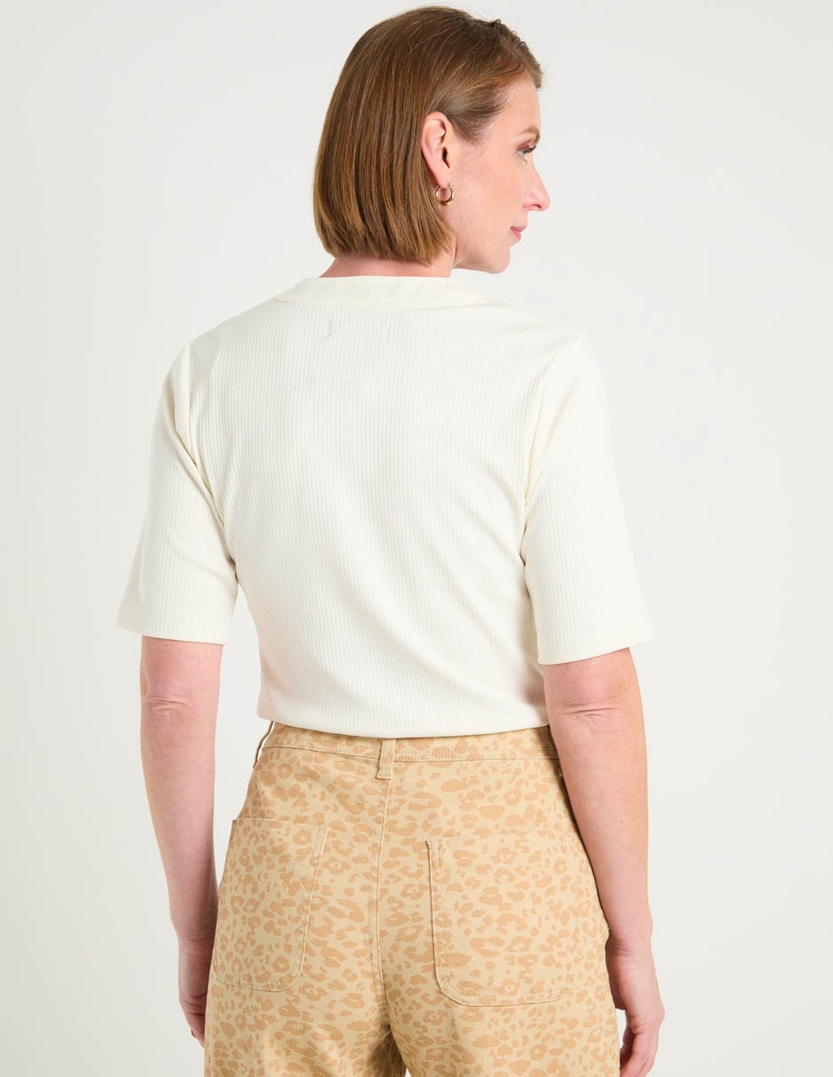 Playera manga al codo cuello V para mujer 7