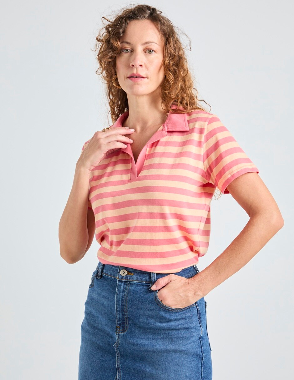 Playera manga corta Weekend cuello camisero para mujer