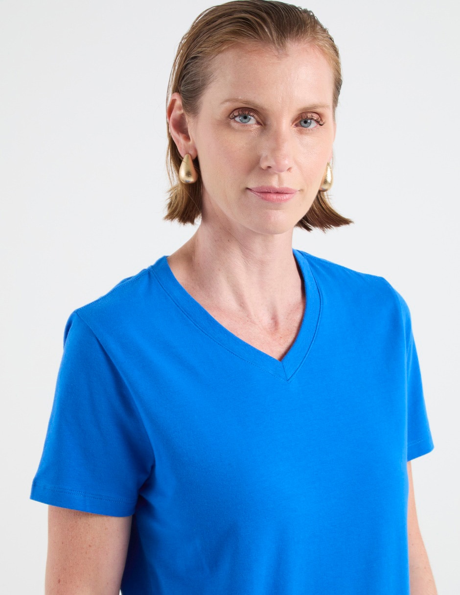 Playera manga corta Weekend cuello V para mujer