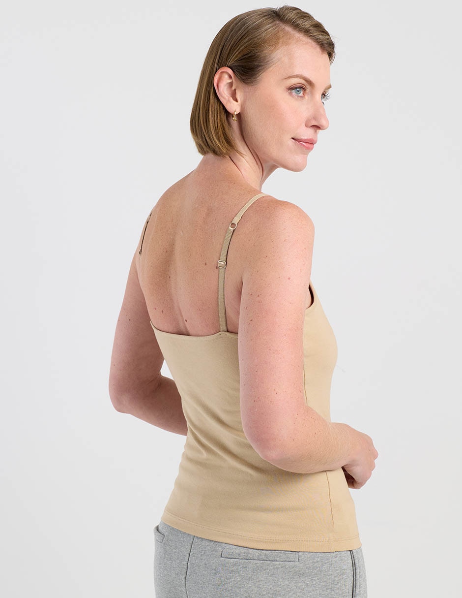 Top cuello redondo escote regular tirante delgado 6