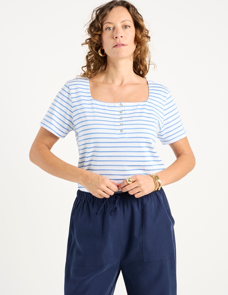 Playera manga corta Weekend cuello cuadrado para mujer 1