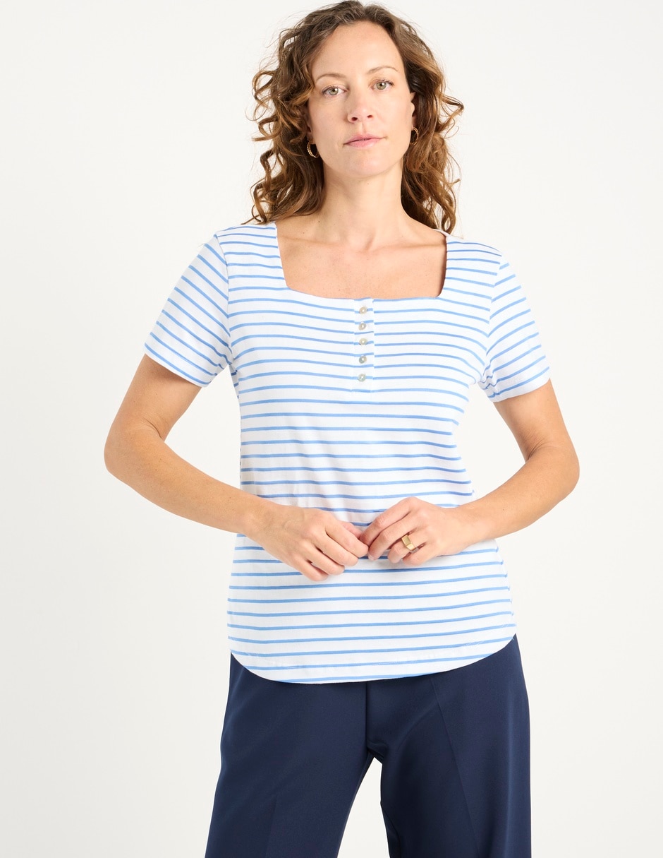 Playera manga corta Weekend cuello cuadrado para mujer 2