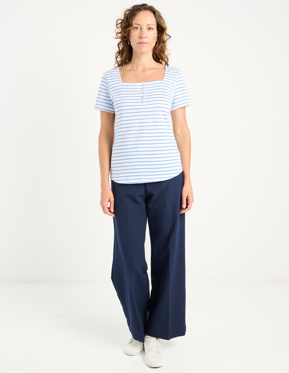 Playera manga corta Weekend cuello cuadrado para mujer 3