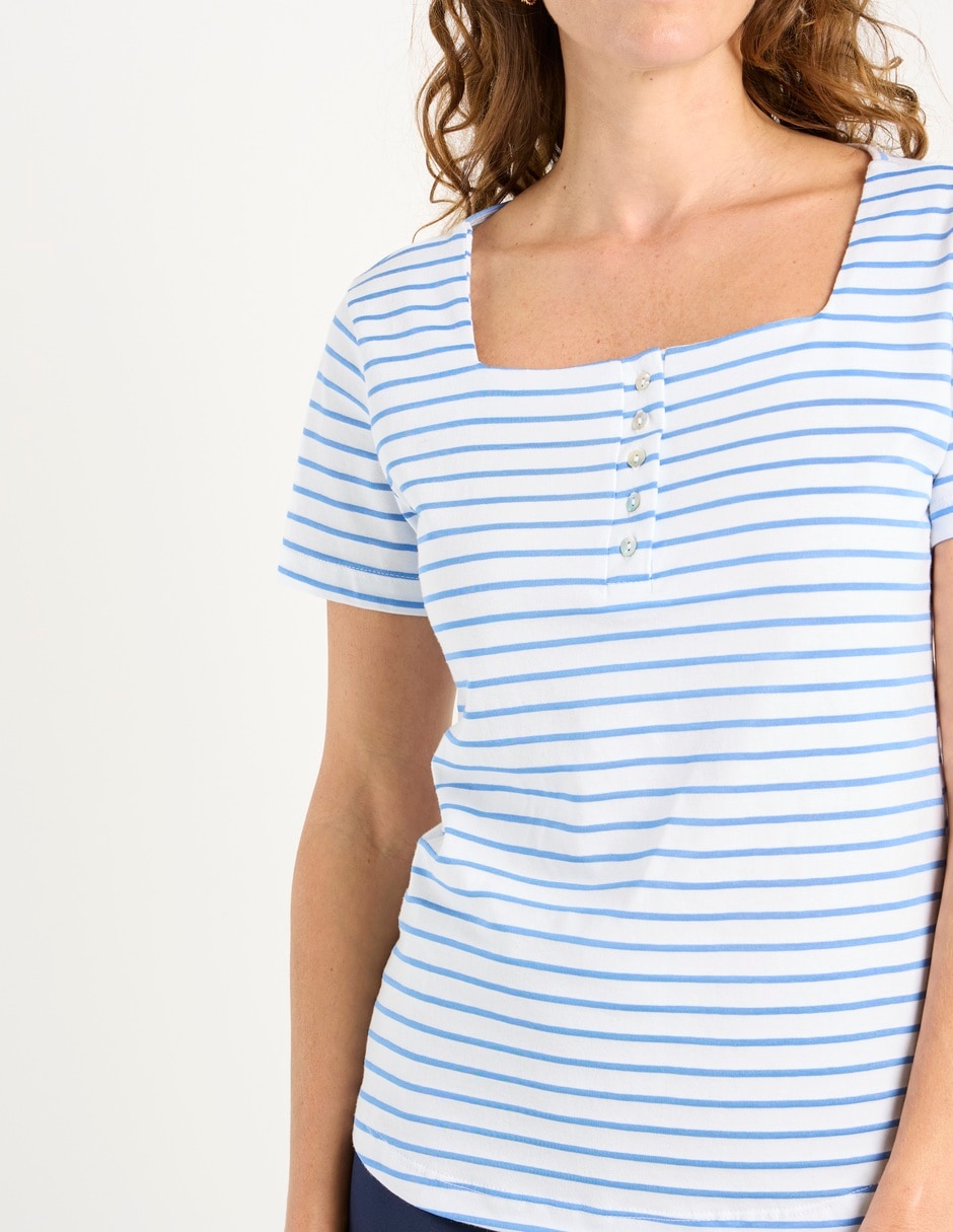 Playera manga corta Weekend cuello cuadrado para mujer 5