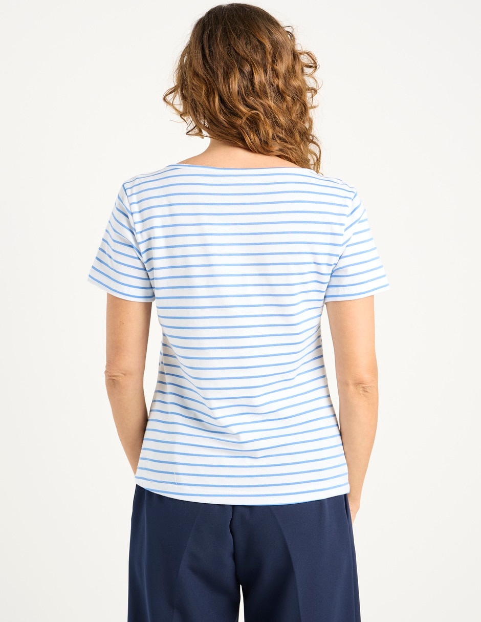 Playera manga corta Weekend cuello cuadrado para mujer 6