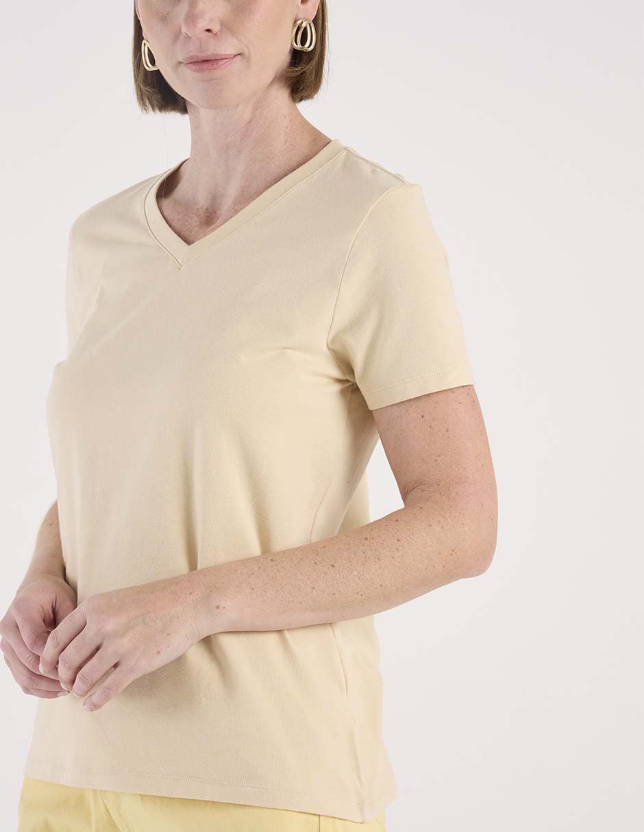 Playera manga corta Weekend cuello V para mujer