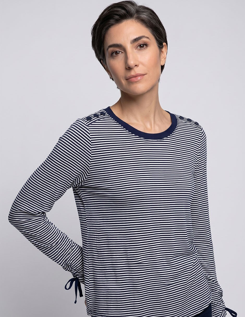 Playera manga larga Weekend cuello redondo para mujer